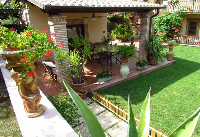 Casa del Girasole https://www.casadelgirasole.com/immagini_pagine/07-09-2016/1473235278-0-.jpg