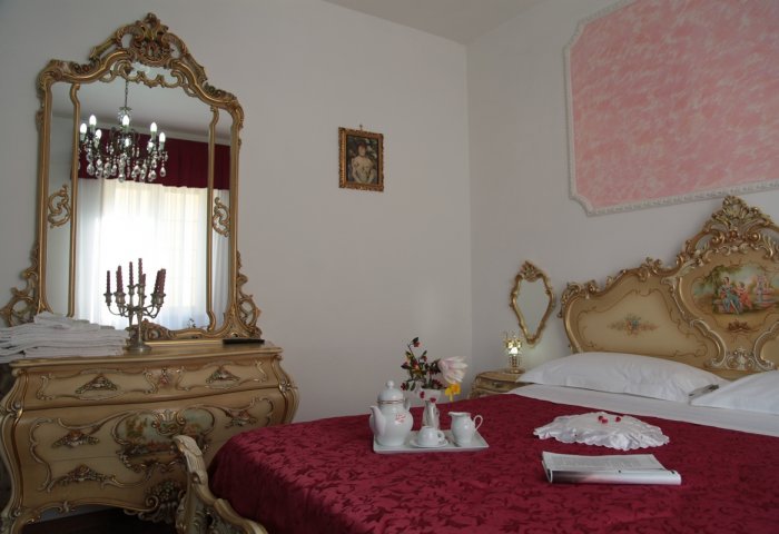 Camera delle Rose