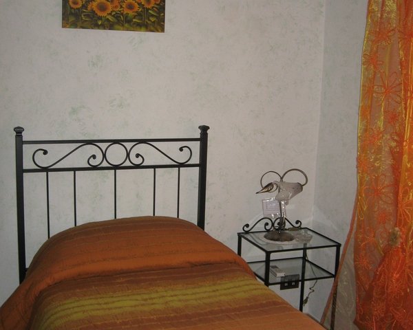 Casa del Girasole https://www.casadelgirasole.com/immagini_pagine/07-09-2016/1473236180-0-.jpg