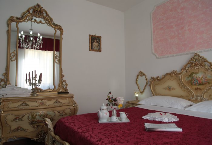 Casa del Girasole https://www.casadelgirasole.com/immagini_pagine/07-09-2016/1473259030-0-.jpg